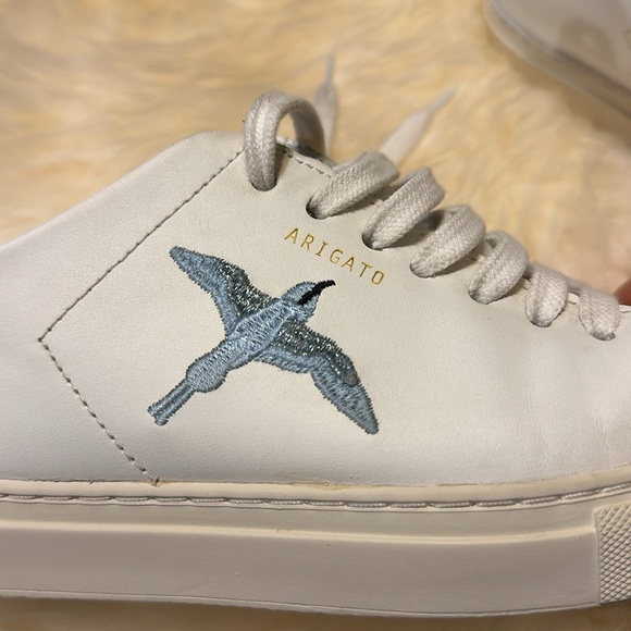 Axel Arigato 1.40MM with blue and silver bird detail. Size 40 EU, 9 US. - Picture 10 of 13